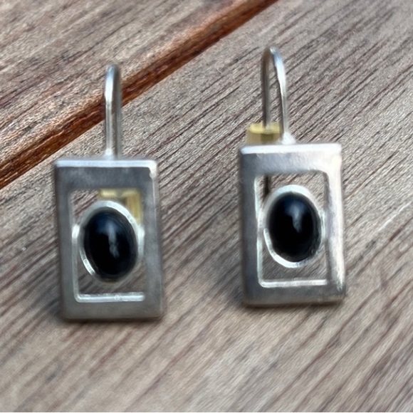 Jewelry - Elegant Silver Earrings with Black Stone